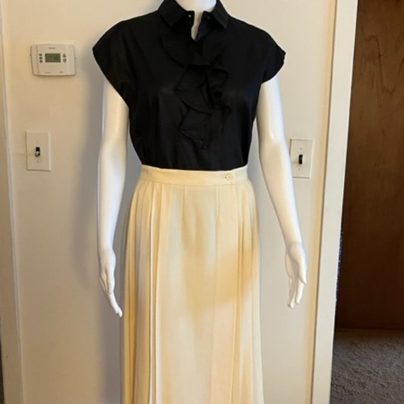 Paul Stuart Black Irish Linen Ruffle Sleeveless Blouse Sz US10 - Picture 2 of 3